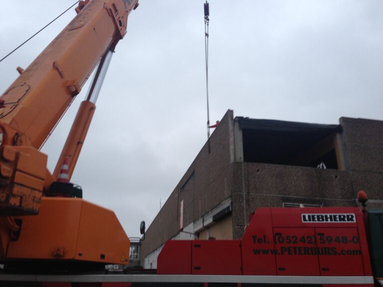 Lage – Demontage Betonfassade