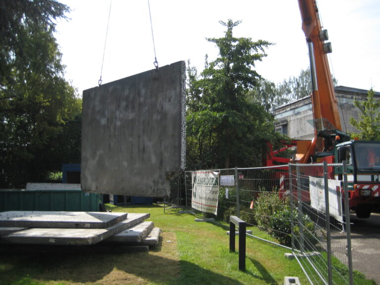Paderborn – Asbestsanierung PCB Sanierung Rückbau der Waschbetonfassade